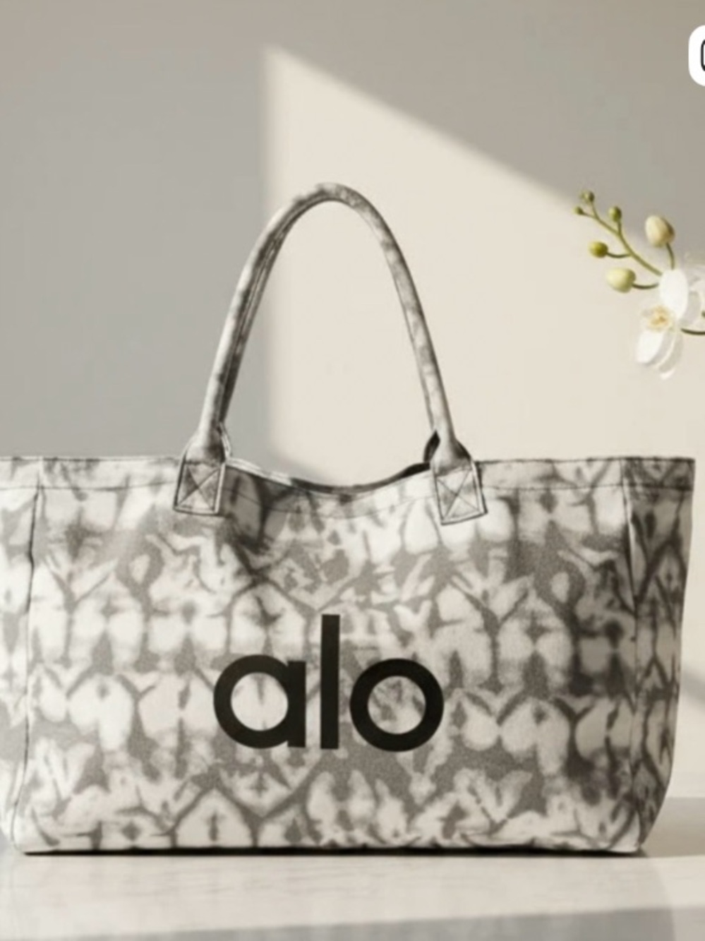 ALO Yoga Grand Athletic Grey Tie-Dye Canvas Shopper Tote